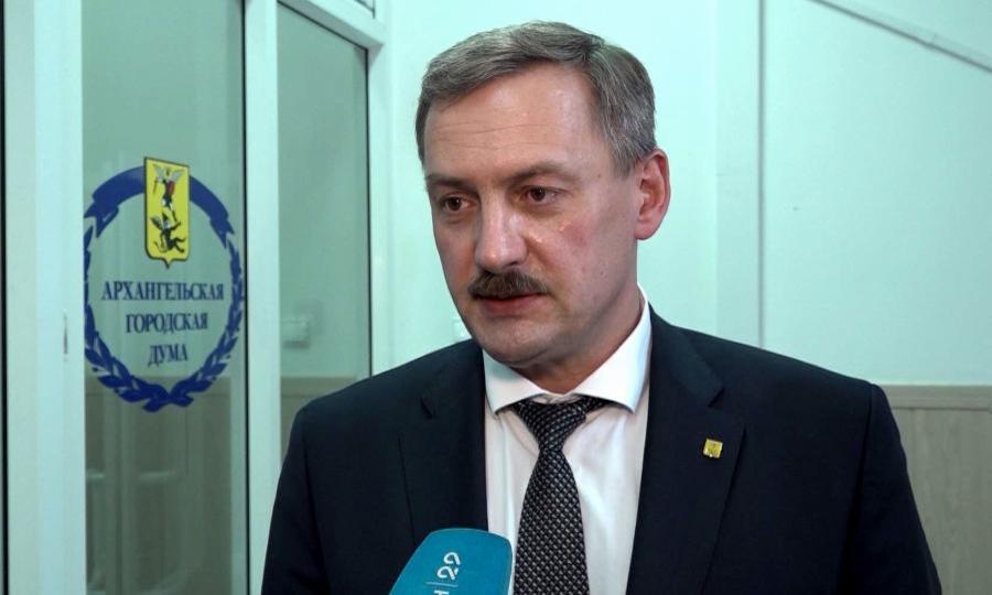 На сессии городской Думы перед депутатами отчитался глава Архангельска