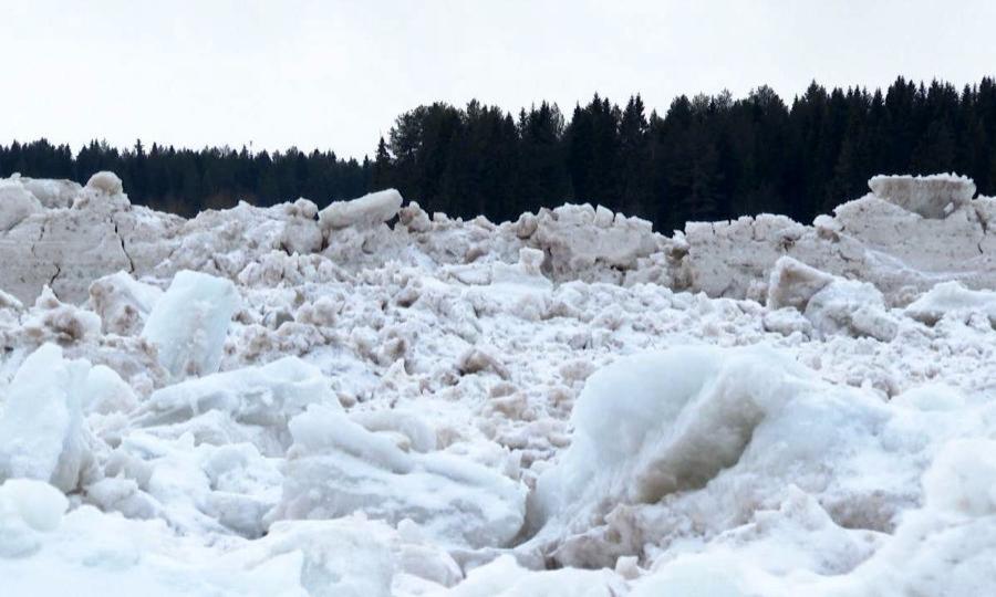 Ледовый затор на Северной Двине в Холмогорском районе начал разрушаться