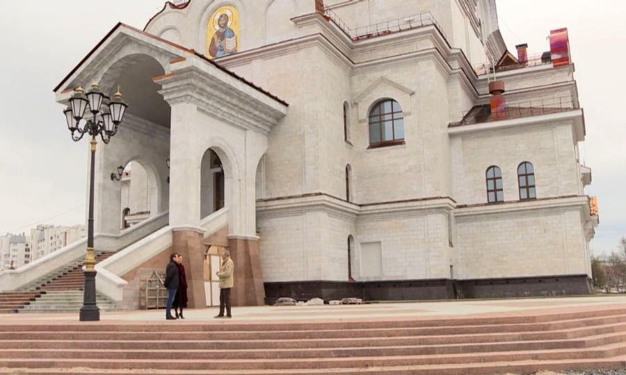 В Архангельске продолжается благоустройство территории вокруг строящегося кафедрального собора
