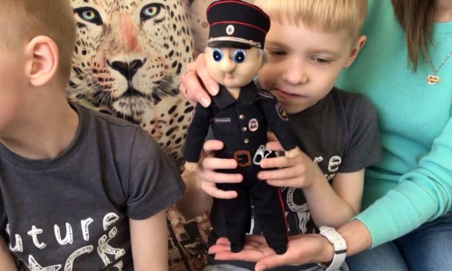 Каждый год к Дню защиты детей проходит всероссийский конкурс детского творчества «Полицейский Дядя Степа»