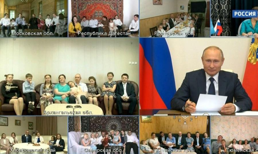 Семья Кузнецовых из Коряжмы сегодня пообщалась с Владимиром Путиным