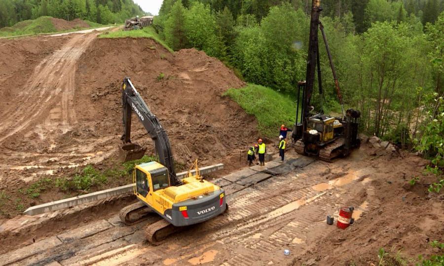 В Холмогорском районе начали капитальный ремонт моста через ручей Волковлянка