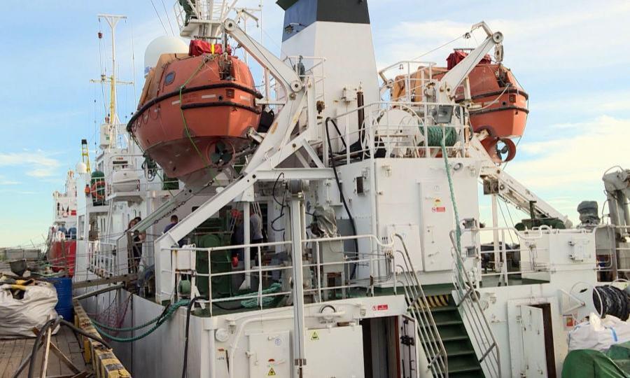 Научно-исследовательское судно «Иван Петров» уходит в первый в этом году рейс в Белое море