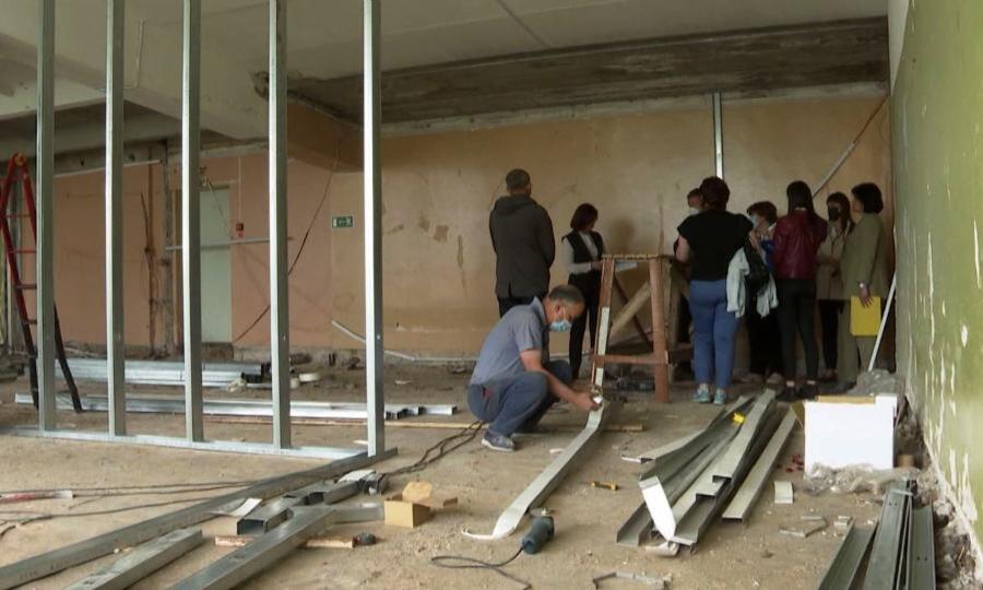В Архангельске продолжают капитально ремонтировать третьи этажи детских садов