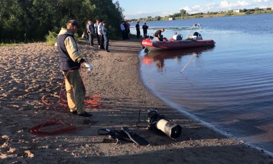 В Архангельске водолазам удалось поднять тело утонувшего ребенка
