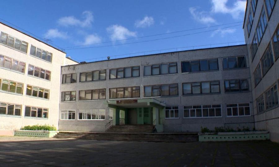 Как расходуются дополнительные средства из резервного фонда Правительства области на ремонт школ Северодвинска?