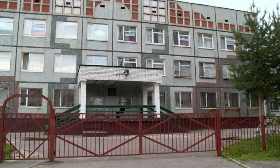 В Архангельске сразу два класса отправили на карантин