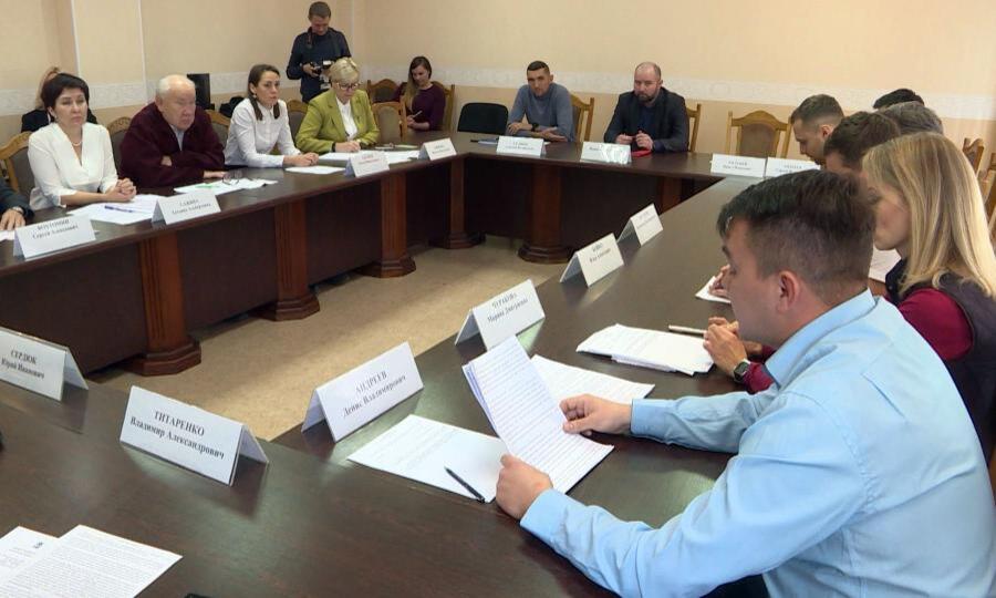 Как повысить доступность, качество и безопасность лыжных трасс области — обсудили участники круглого стола в Архангельске
