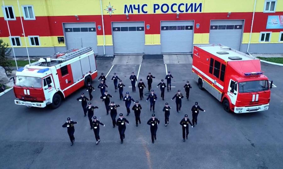 Ученики кадетских классов из Архангельска поучаствовали в танцевальном флешмобе