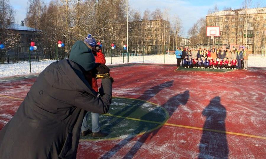 В 28 школе Архангельске открыли новую универсальную спортплощадку