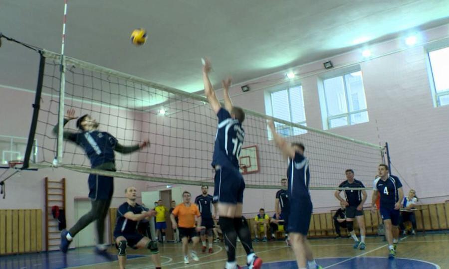 Сегодня в Архангельске - финальные игры среди мужских волейбольных команд районов области