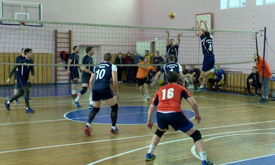 В Архангельске состоялся турнир среди мужчин по волейболу