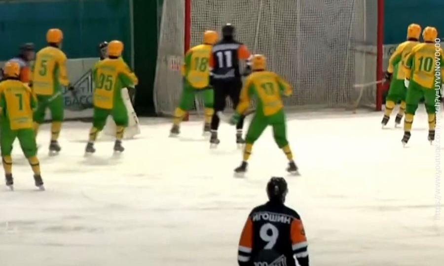 В Кемерово прошла очередная игра чемпионата России по хоккею с мячом