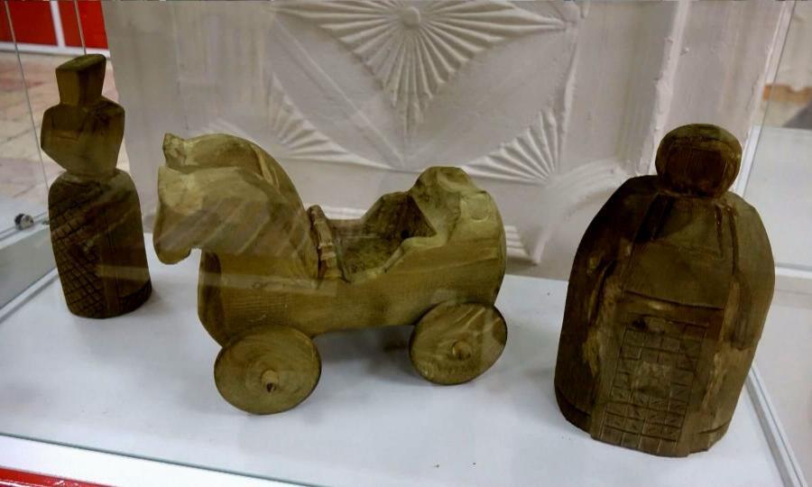 В Мезени открыли выставку традиционной Поморской игрушки