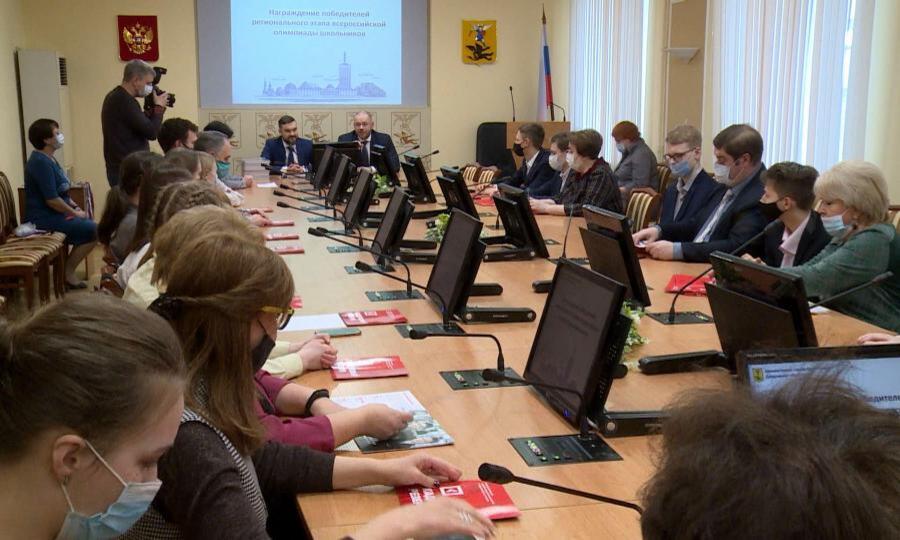 Сегодня администрация Архангельска и "Московский финансово-промышленный университет "Синергия" подписали соглашение о сотрудничестве