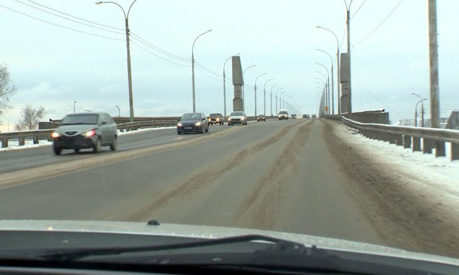 В предстоящий понедельник в Архангельске для движения автотранспорта вновь закроют железнодорожный мост