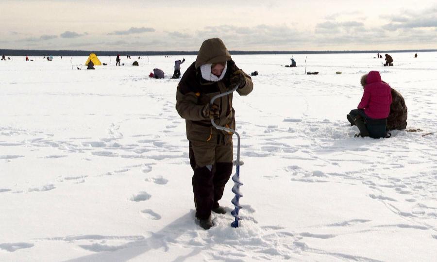 В деревне Морщихинской Каргопольского района прошёл семейный праздник зимней рыбалки «Налим Малиныч»