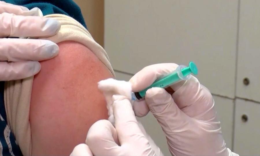 В Архангельской области продолжается вакцинация от коронавируса