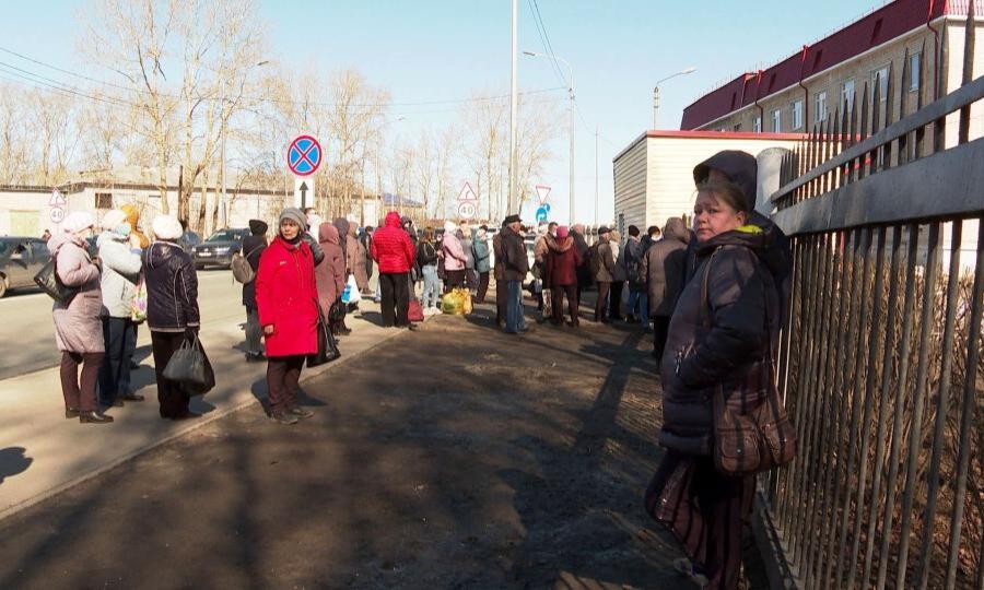 Сегодня в Архангельске эвакуировали областную больницу из-за сообщения о заложенном взрывном устройстве