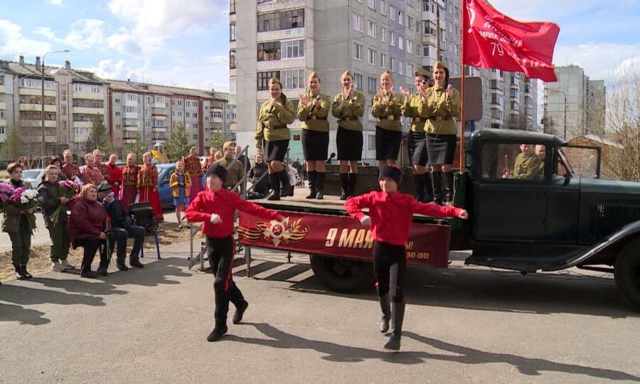 140 концертов дали накануне Дня Победы и сегодня, 9 мая, выездные агитбригады культурных центров Архангельской области