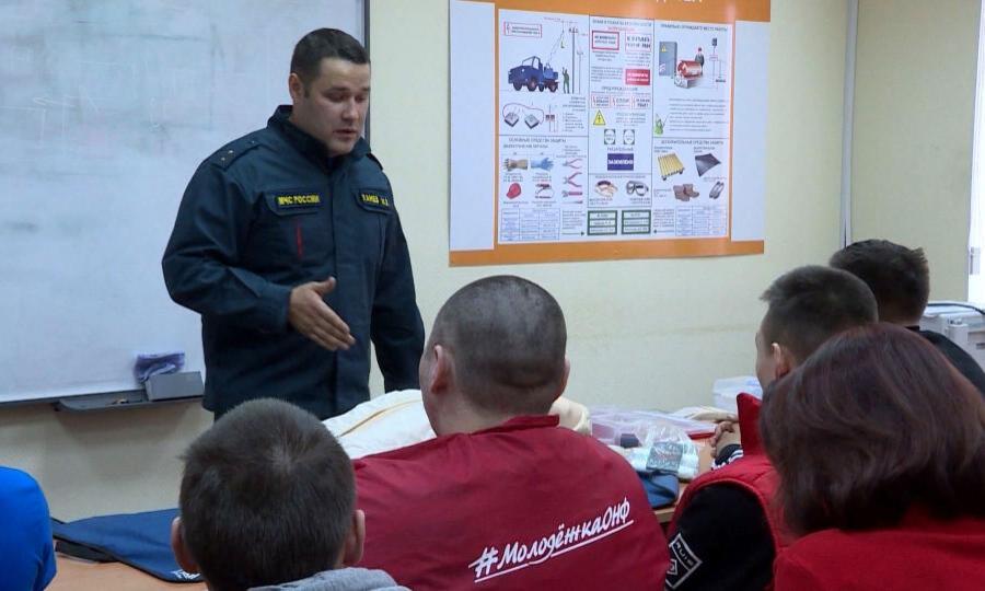 В Нарьян-Маре прошли очередные занятия по подготовке пожарных-добровольцев