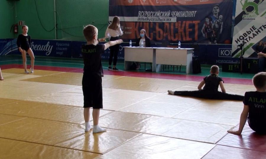 В Котласе впервые прошли соревнования по спортивной акробатике