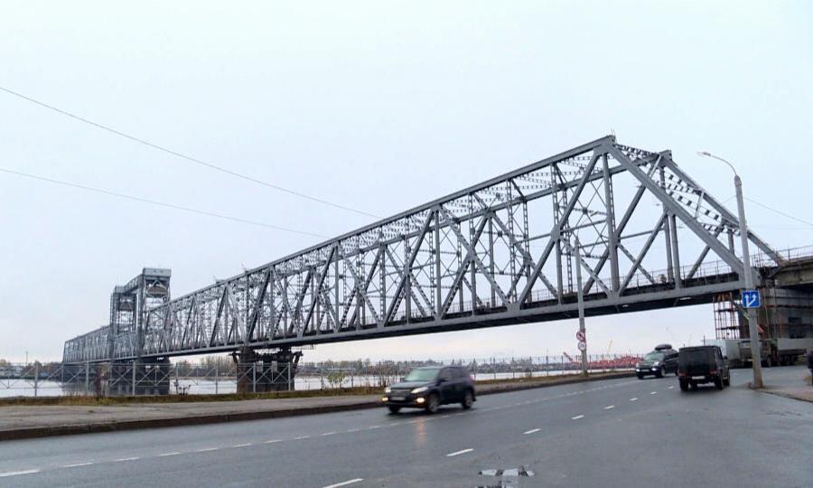 Железнодорожный мост в Архангельске закроют на две недели для всех видов автомобильного транспорта