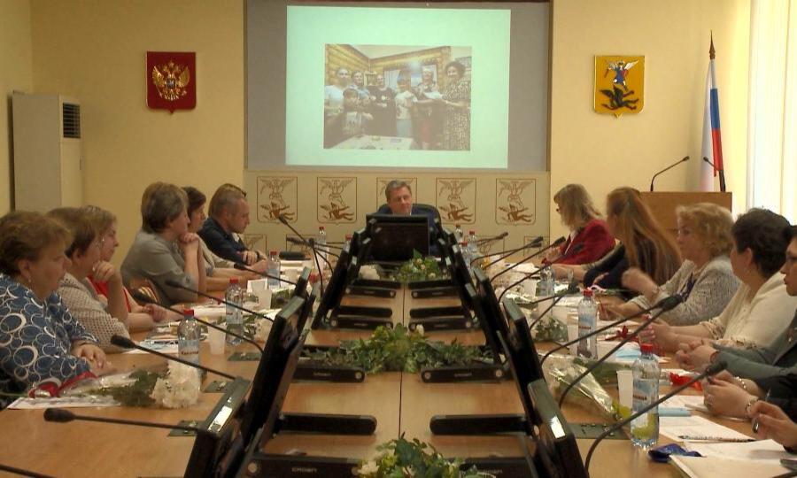 Сегодня глава Архангельска Дмитрий Морев встретился с представителями Союза женщин России