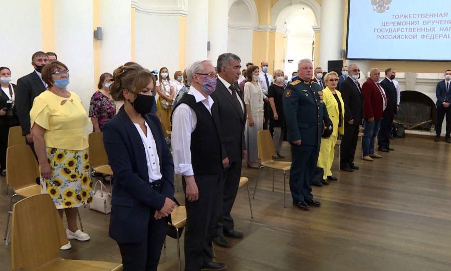 На этой неделе в Гостиных дворах Архангельска прошла торжественная церемония вручения жителям области государственных наград