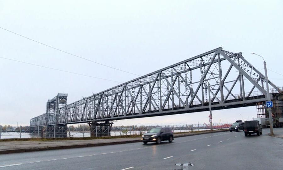В Архангельске более чем на сутки вновь закроют железнодорожный мост