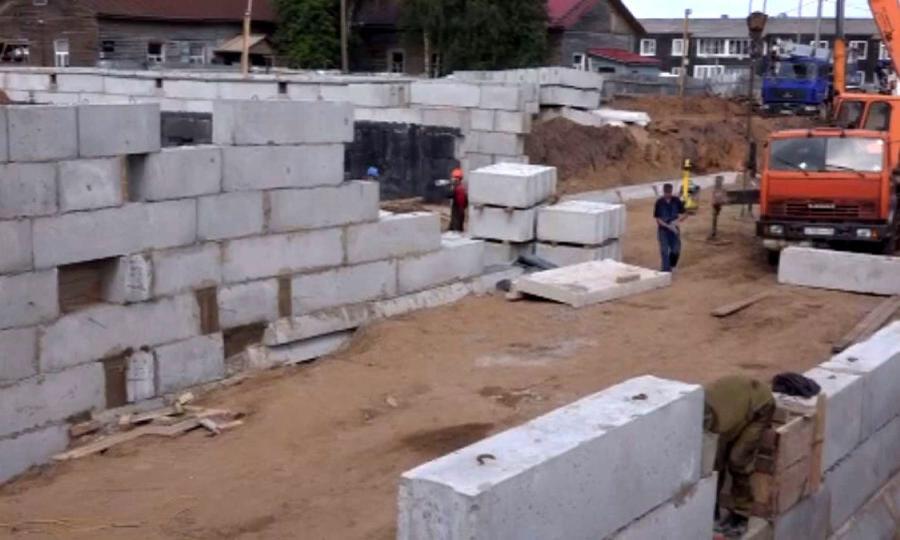 В Мезени в разгаре строительство нового корпуса центральной районной больницы