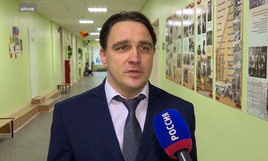 Октябрьский суд Архангельска сегодня приступил к повторному рассмотрению громкого дела бывшего заместителя министра образования области Юрия Гнедышева