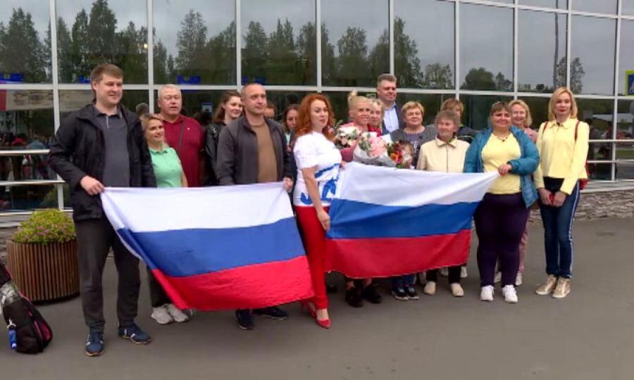 Этим вечером в аэропорту Архангельска встречали участницу Олимпийских игр — Наталью Подольскую