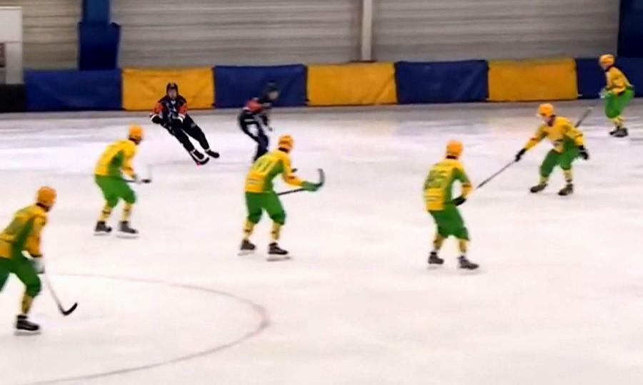 В Иркутске стартовал полуфинальный матч Кубка страны по хоккею с мячом