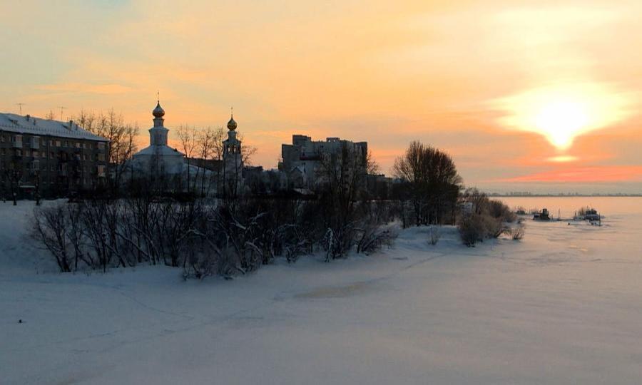 В Архангельской области открылась первая ледовая переправа через Северную Двину