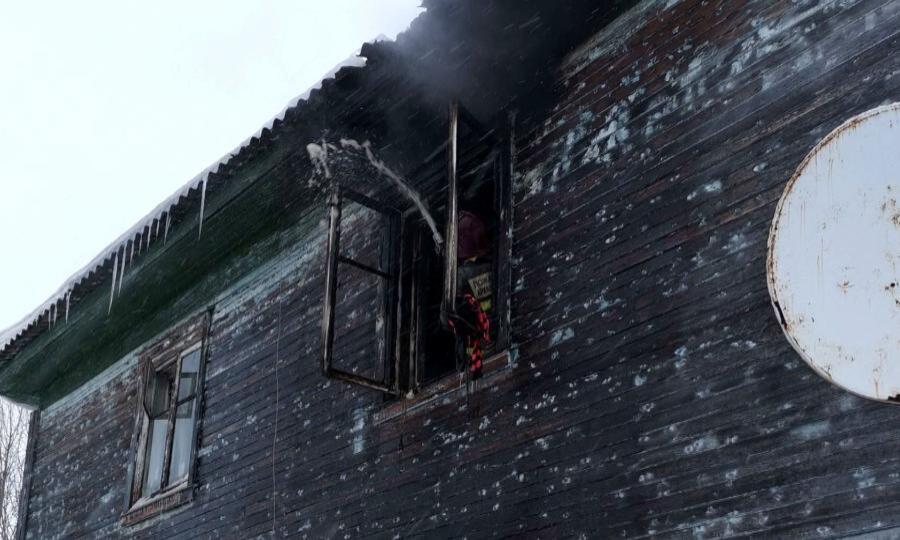 Двое маленьких детей погибли сегодня во время пожара в Архангельске